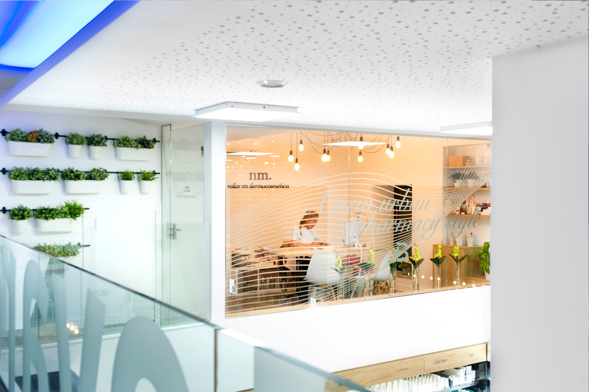 Pharmacies avec diverses fonctions