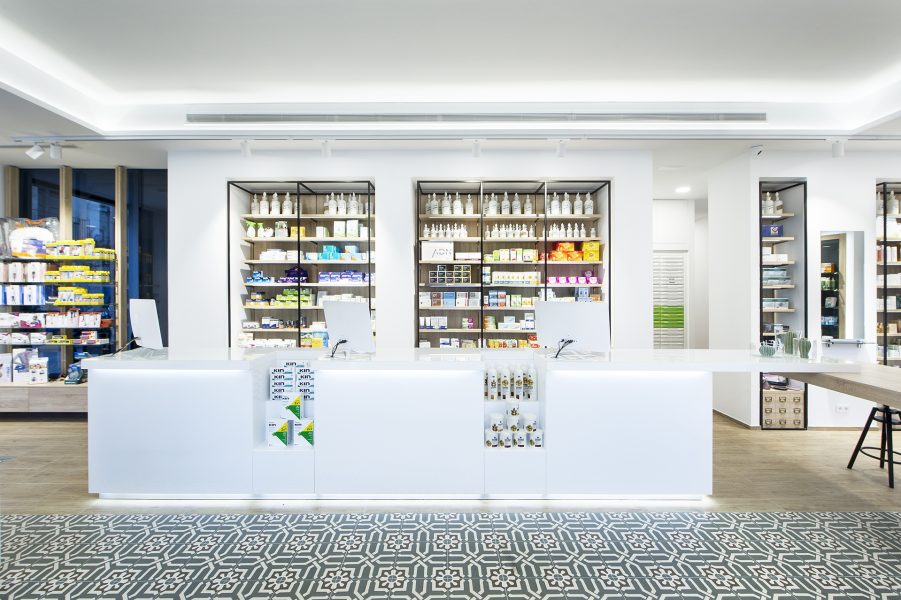 Mostrador de la Farmacia Corona 10