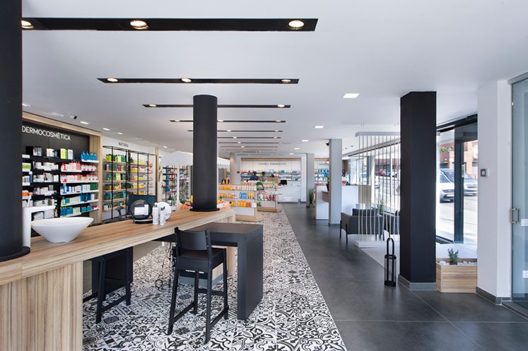 Decorar una farmacia en verano