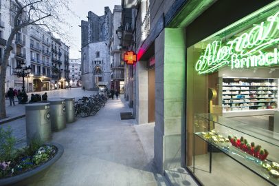 Escaparate de invierno de la Farmacia Alomar.