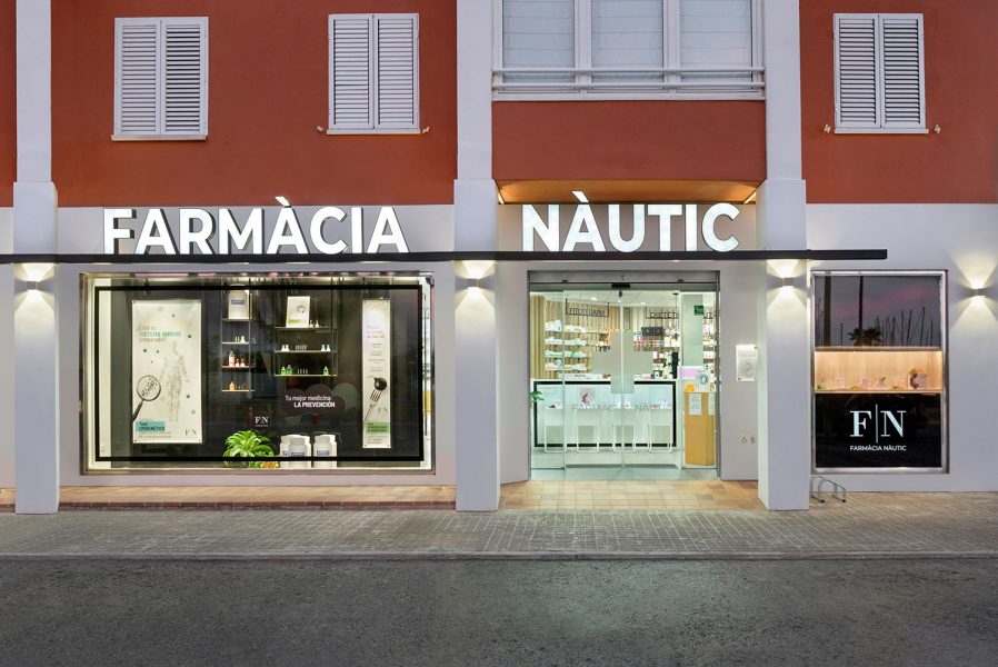 Fachada farmacia nautic